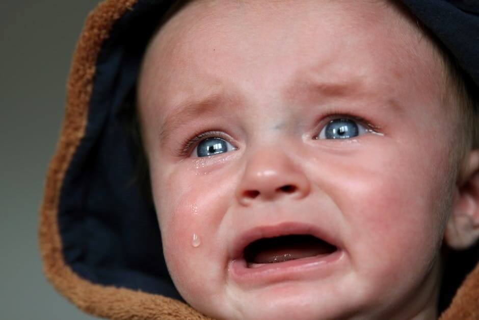 Easy-Circumcision-crying-baby